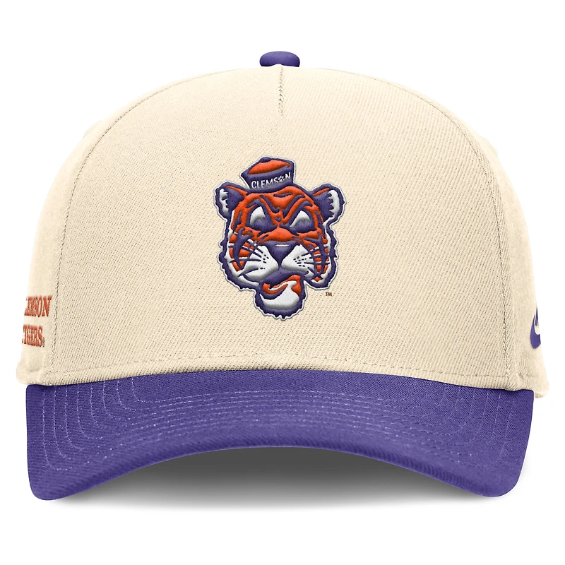 Casquette ajustable Nike Clemson Tigers Academic Rise Dri-FIT pour homme, coloris naturel/violet