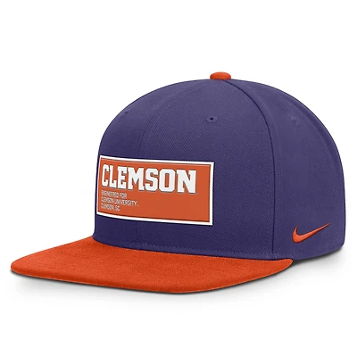 Casquette Nike Clemson Tigers 2025 On-Field Patch Pro Dri-FIT Snapback Violet/Orange pour homme