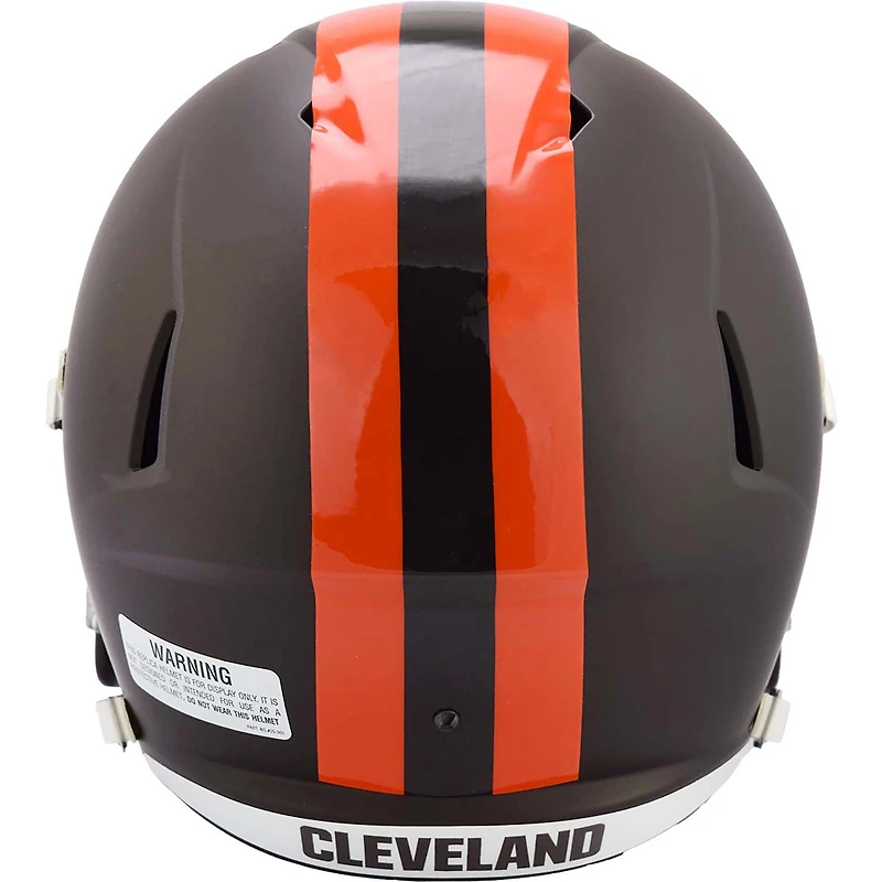 Casque réplique Riddell Speed 2025 des Cleveland Browns, version alternative sur le terrain.