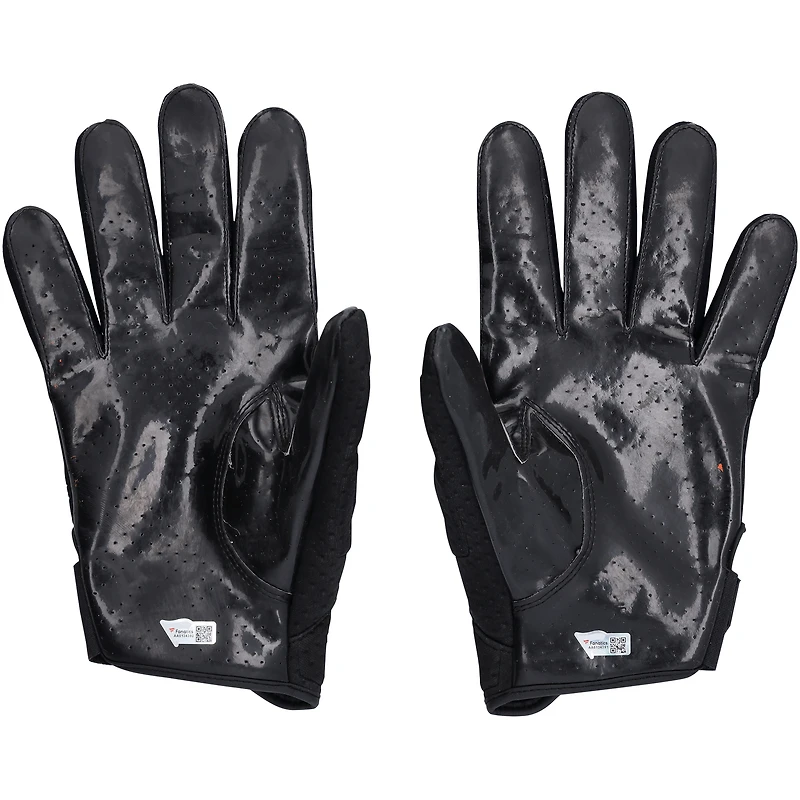 Gants noirs portés par Deion Jones (Cleveland Browns) lors du match contre les Bengals de Cincinnati le 11 décembre 2022