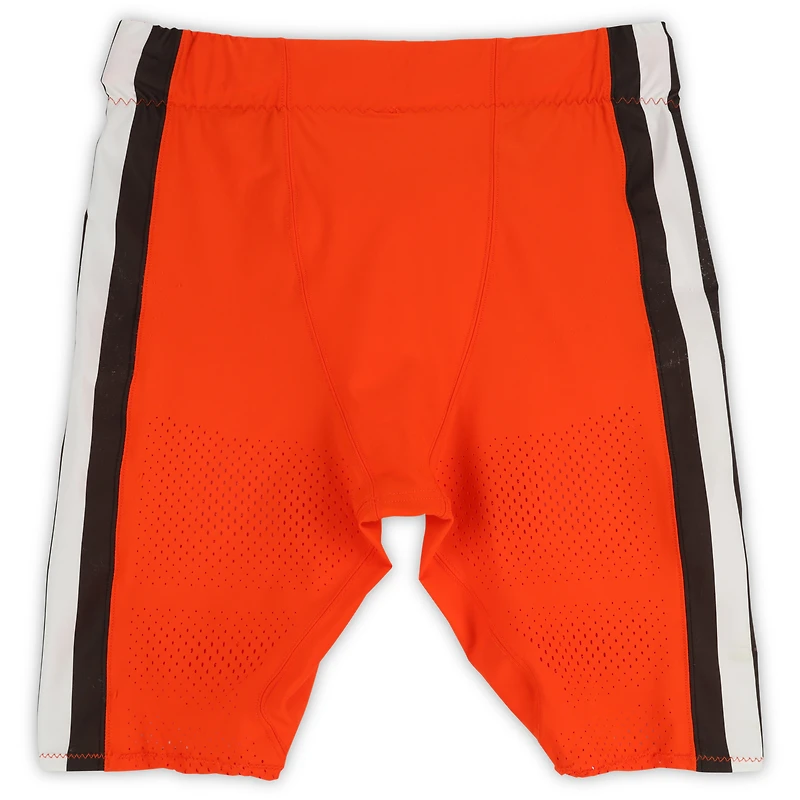 Joel Bitonio Cleveland Browns a utilisé un pantalon Nike orange lors du match contre les Bengals de Cincinnati le 20 octobre 2024