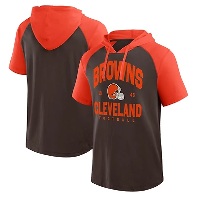 T-shirt à capuche marron athlétique pour homme avec logo des Cleveland Browns