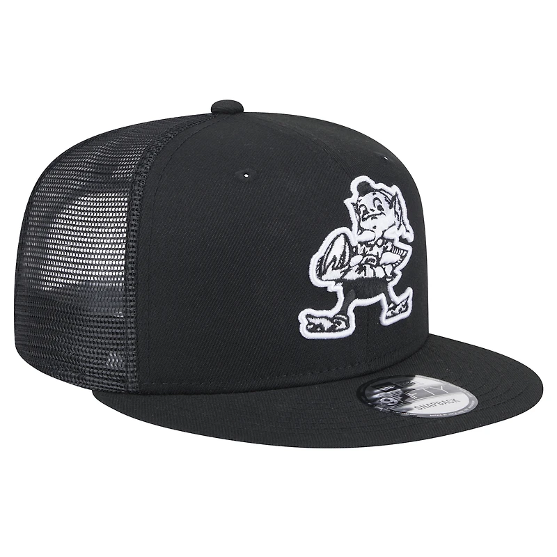 Men's New Era Black Cleveland Browns Main Trucker 9FIFTY Snapback Hat