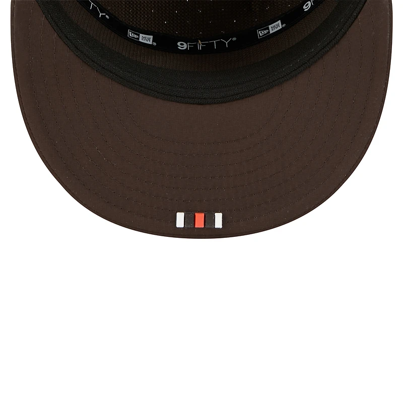 Men's New Era Brown Cleveland Browns 2025 Sideline  Split Panel 9FIFTY Snapback Hat