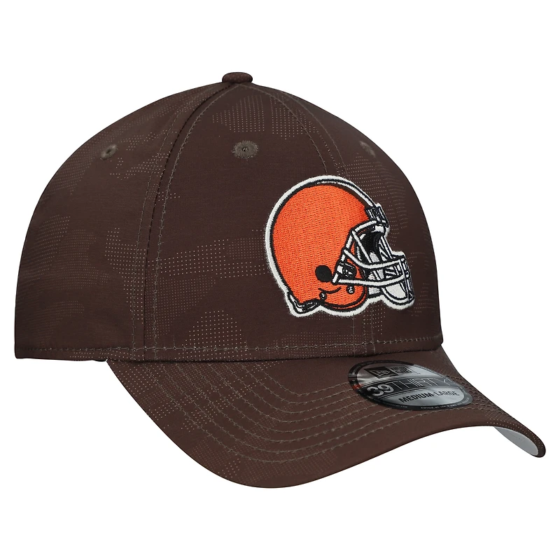 Casquette extensible 39THIRTY à motif camouflage ton sur des Cleveland Browns de New Era pour homme