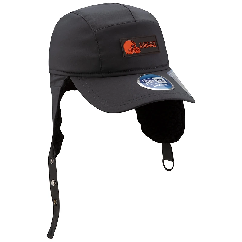 Men's New Era Charcoal Cleveland Browns 2025 Sideline Cold Weather Runner Dog Ear Adjustable Hat