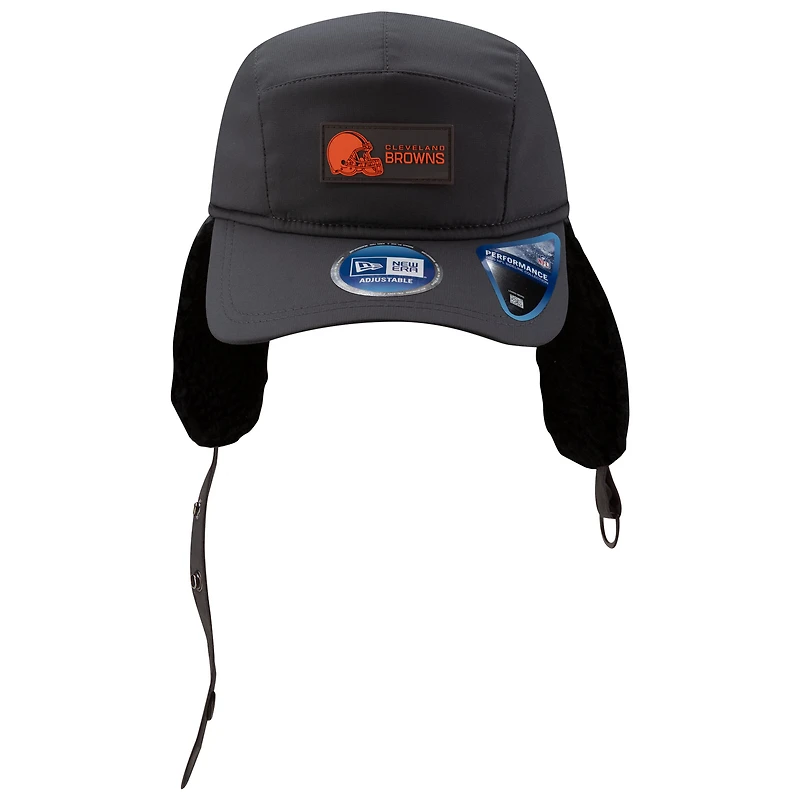 Men's New Era Charcoal Cleveland Browns 2025 Sideline Cold Weather Runner Dog Ear Adjustable Hat