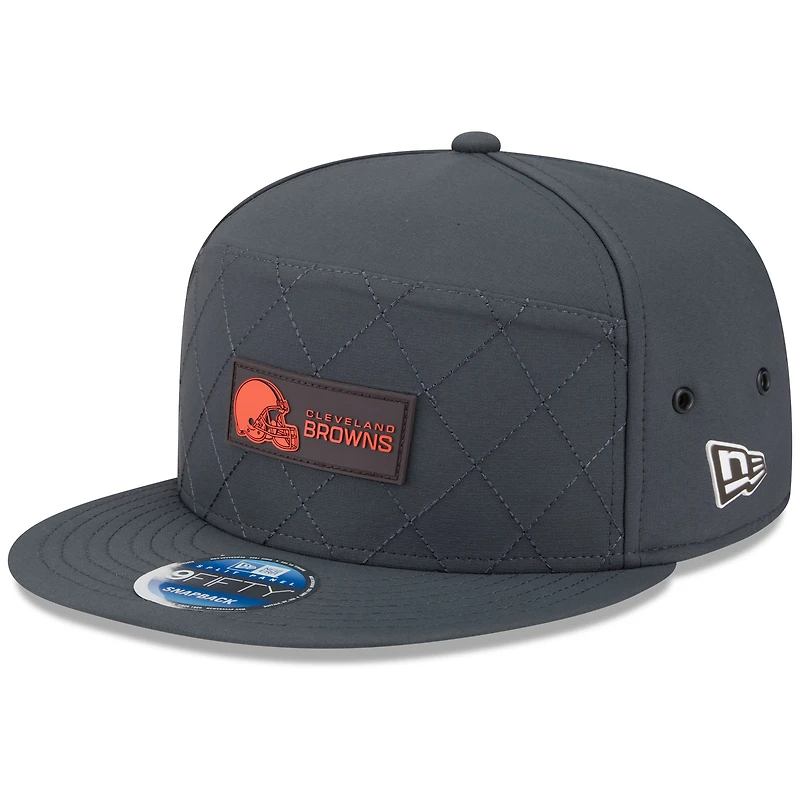 Men's New Era Charcoal Cleveland Browns 2025 Sideline Cold Weather Split Panel 9FIFTY Snapback Hat