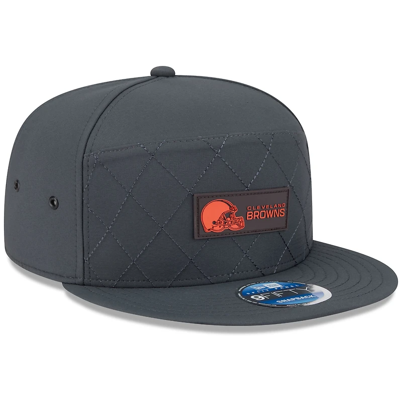 Men's New Era Charcoal Cleveland Browns 2025 Sideline Cold Weather Split Panel 9FIFTY Snapback Hat