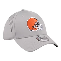 Men's New Era  Gray Cleveland Browns Perforated 39THIRTY Flex Hat