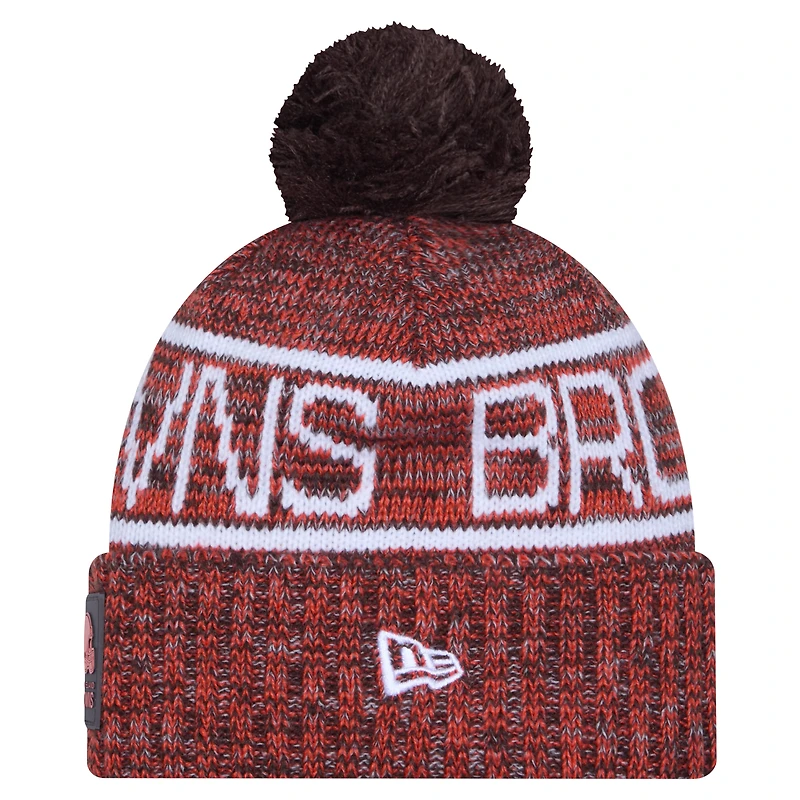 Bonnet d'hiver à revers New Era orange Cleveland Browns 2025 avec pompon