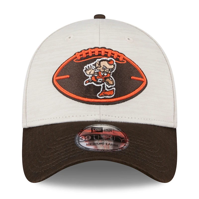 Men's New Era Stone/Brown Cleveland Browns 2024 Sideline Historic 39THIRTY Flex Hat
