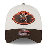 Men's New Era Stone/Brown Cleveland Browns 2024 Sideline Historic 39THIRTY Flex Hat