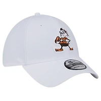 Men's New Era White Cleveland Browns Throwback 39THIRTY Flex Hat