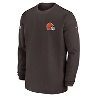Haut à manches longues Nike marron Cleveland Browns 2023 Sideline Throwback Heavy Brushed Waffle pour homme