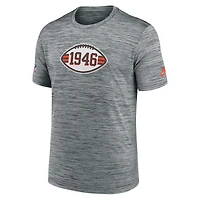 T-shirt Nike gris Cleveland Browns Sideline Velocity Throwback Logo Dri-FIT pour homme