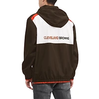 Haut à capuche demi-zip Tommy Hilfiger pour hommes marron/blanc Cleveland Browns Carter