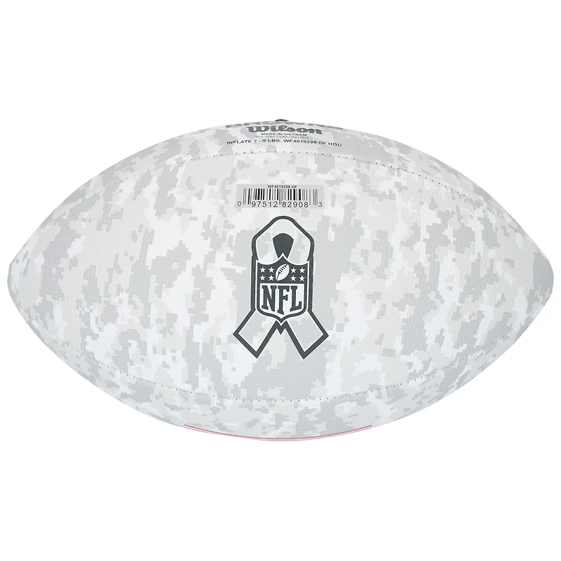Ballon de football Wilson 2024 « Salute To Service » autographié par Quinshon Judkins des Cleveland Browns