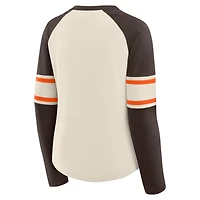 T-shirt à manches longues et col en V lacets pour femme Fanatics crème/marron Cleveland Browns Hometown Gridiron Hero