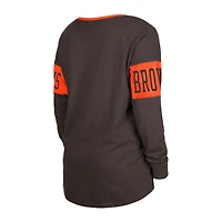 T-shirt à manches longues col cranté et lacets Cleveland Browns pour femme New Era marron