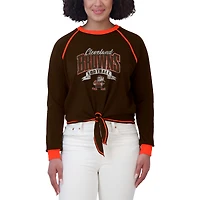 Haut à manches longues noué sur le devant marron/orange Cleveland Browns pour femme WEAR by Erin Andrews