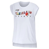 WEAR by Erin Andrews T-shirt blanc Cleveland Browns Greetings From Muscle pour femmes