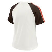 T-shirt raglan blanc à rayures et manches vieillies pour femme WEAR by Erin Andrews des Cleveland Browns