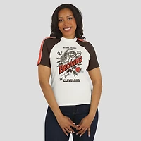 T-shirt raglan blanc à rayures et manches vieillies pour femme WEAR by Erin Andrews des Cleveland Browns