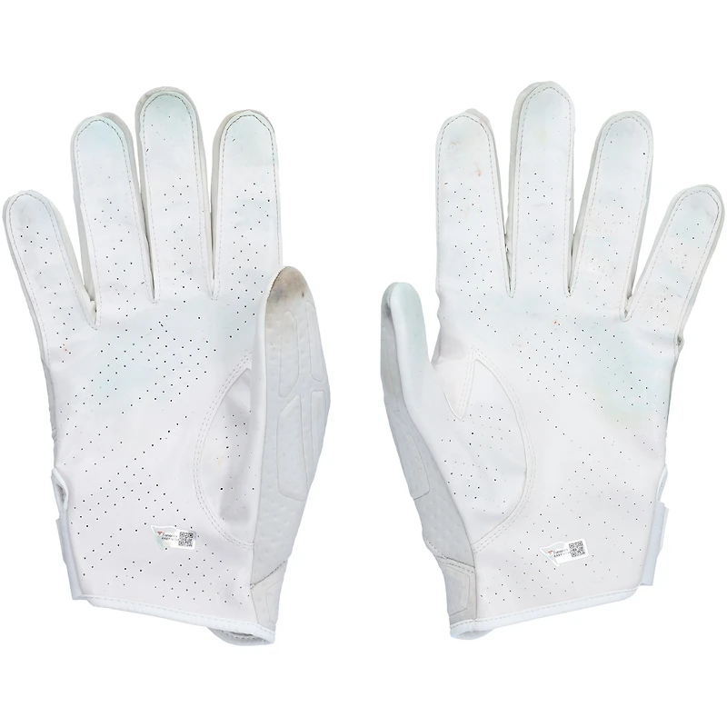Gants blancs portés par Wyatt Teller pour les Cleveland Browns contre les Miami Dolphins le 13 novembre 2022