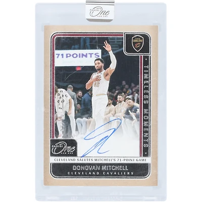 Carte Panini One & One 2024-25 autographiée par Donovan Mitchell (Cleveland Cavaliers) en hommage à son match à 71 points #TMA-MIT #1/49