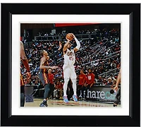 Photographie autographiée de Donovan Mitchell des Cleveland Cavaliers, prise de vue en blanc, 8" x 10"