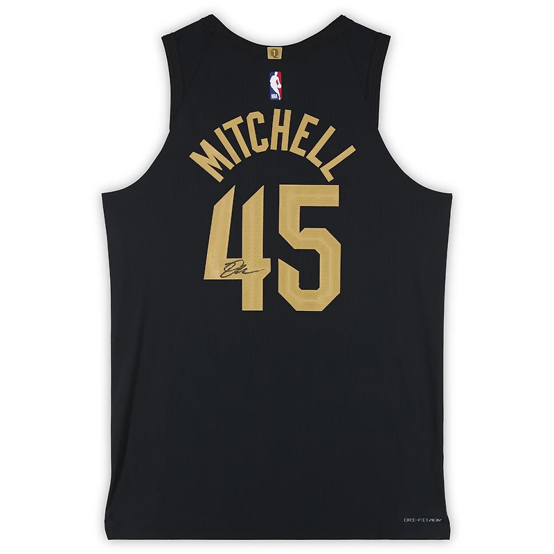 Maillot Nike noir authentique dédicacé par Donovan Mitchell des Cleveland Cavaliers