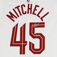 Maillot Swingman Nike blanc autographié par Donovan Mitchell des Cleveland Cavaliers 2022-23 Association Edition avec inscription « Spida »