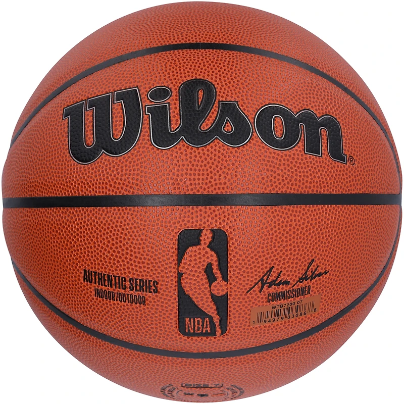 Ballon de basket-ball intérieur/extérieur Wilson autographié par Donovan Mitchell des Cleveland Cavaliers