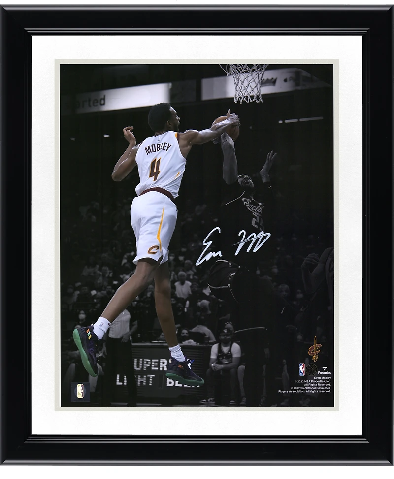 Photographie autographiée de 11"x 14" de Evan Mobley, Cleveland Cavaliers, Spotlight Block
