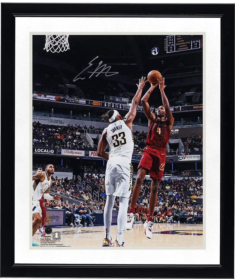Photo dédicacée d'Evan Mobley (Cleveland Cavaliers) - Tir en suspension contre les Indiana Pacers (40,6 x 50,8 cm) contre les Indiana Pacers