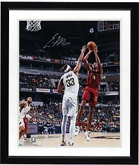 Photo dédicacée d'Evan Mobley (Cleveland Cavaliers) - Tir en suspension contre les Indiana Pacers (40,6 x 50,8 cm) contre les Indiana Pacers