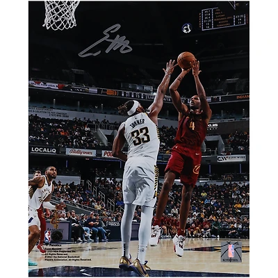 Photographie autographiée de 20,3 x 25,4 cm d'Evan Mobley des Cleveland Cavaliers contre les Indiana Pacers