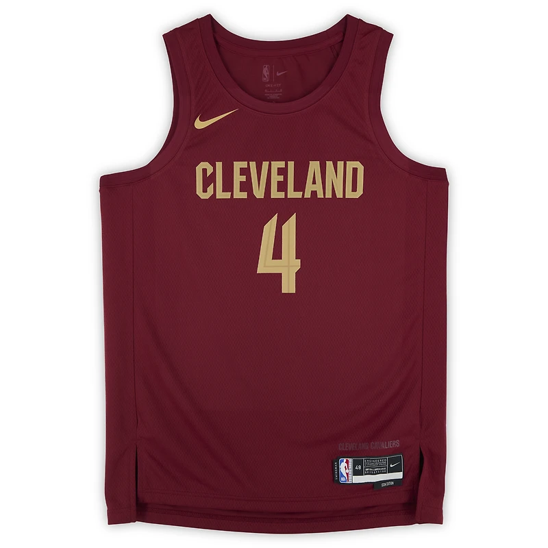 Maillot Swingman Nike Icon Edition rouge 2022-23 autographié par Evan Mobley des Cleveland Cavaliers, avec inscription « 4e quart-temps EV ».