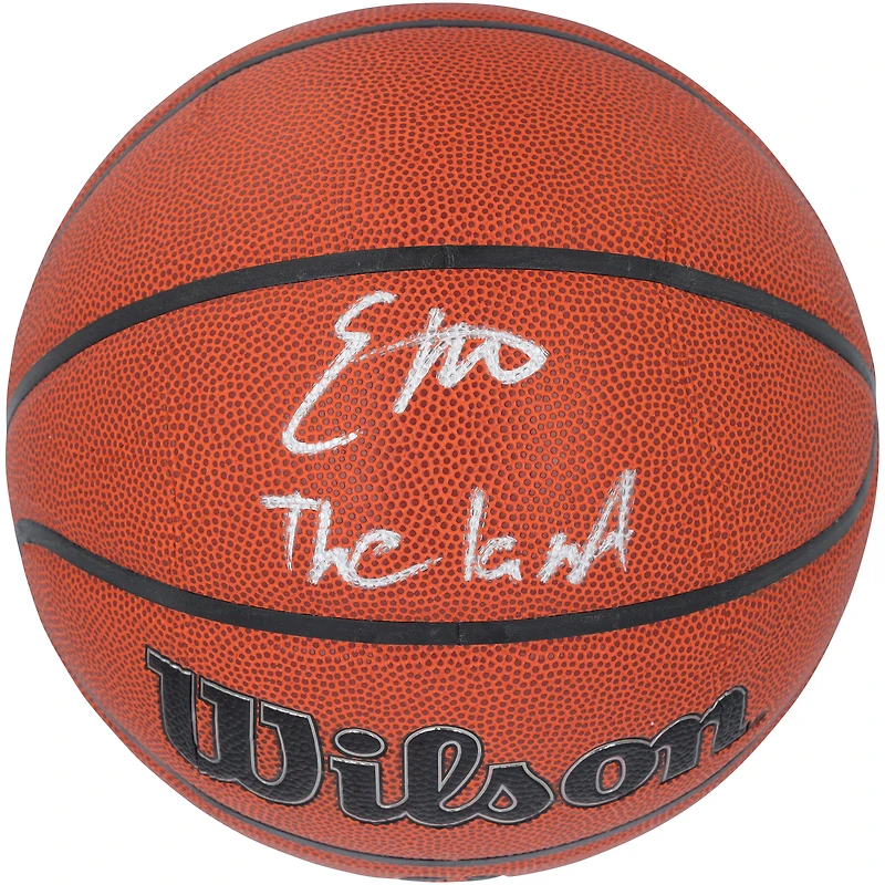 Ballon de basket-ball d'intérieur/extérieur Wilson Authentic Series autographié par Evan Mobley des Cleveland Cavaliers avec inscription « The Land »