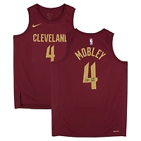 Maillot Swingman Nike Icon Edition rouge autographié par Evan Mobley des Cleveland Cavaliers avec inscription « Défenseur de l'année 2025 »