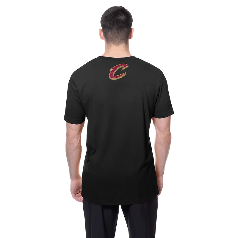 T-shirt à manches courtes premium brodé pour homme, modèle V107988 CAVS BLK NBA New Era GCP, TEEMENSCR 60758065 #1