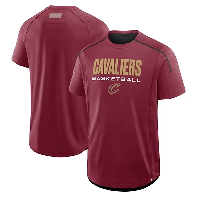 T-shirt d'entraînement de passe entrante pour hommes Fanatics Wine Cleveland Cavaliers