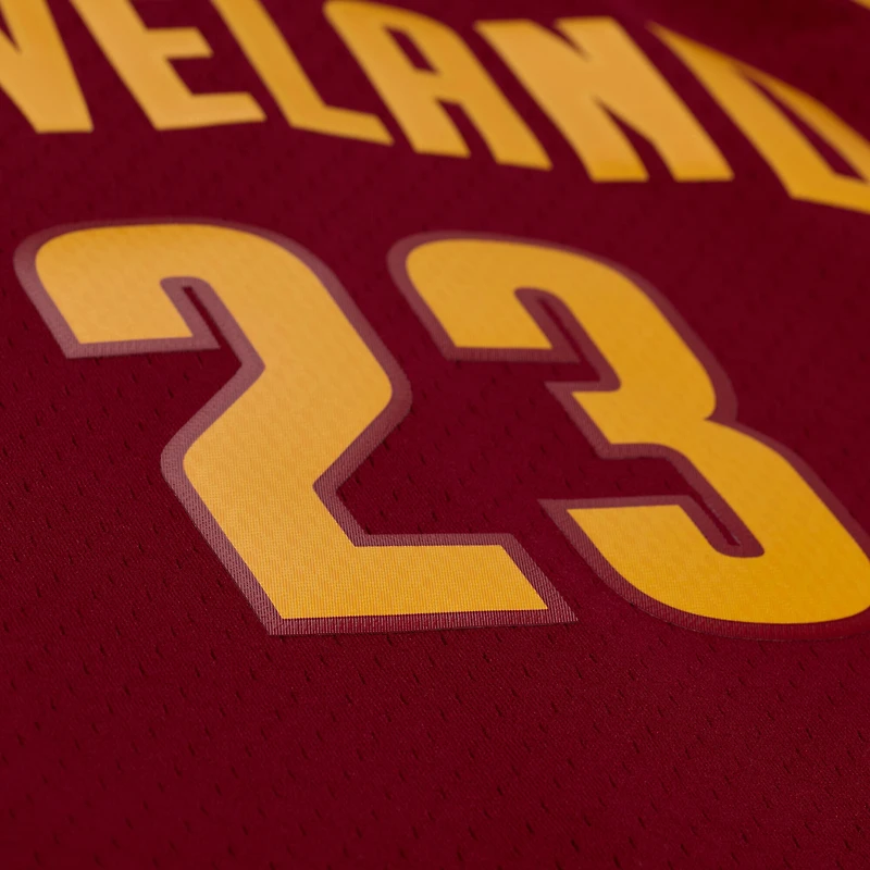 Maillot Swingman Mitchell & Ness LeBron James Wine des Cleveland Cavaliers 2015-16 pour homme