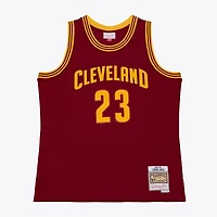 Maillot Swingman Mitchell & Ness LeBron James Wine des Cleveland Cavaliers 2015-16 pour homme