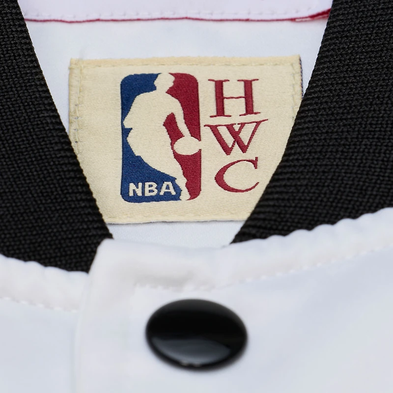 Veste légère en satin à boutons-pression Mitchell & Ness blanche Cleveland Cavaliers pour homme