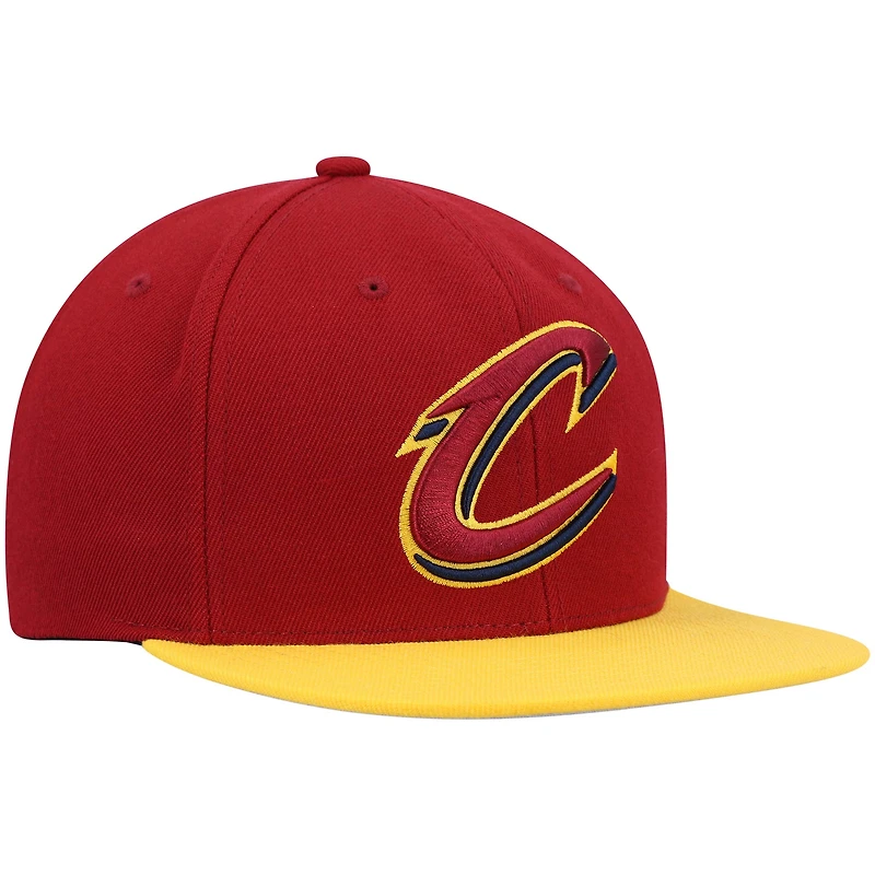 Men's Mitchell & Ness Wine/Gold Cleveland Cavaliers Team Two-Tone 2.0 Snapback Hat