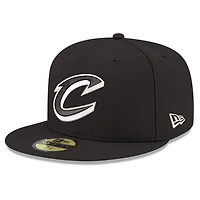 Casquette ajustée New Era 59FIFTY Cleveland Cavaliers noire et blanche pour homme