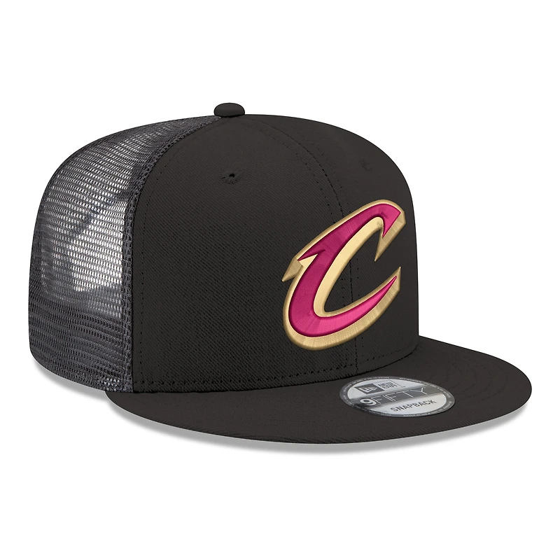 Casquette snapback New Era 9FIFTY noire pour homme, logo Cleveland Cavaliers Core, maille.