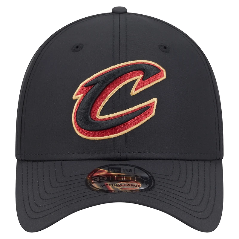 Men's New Era Black Cleveland Cavaliers Night 39THIRTY Flex Hat